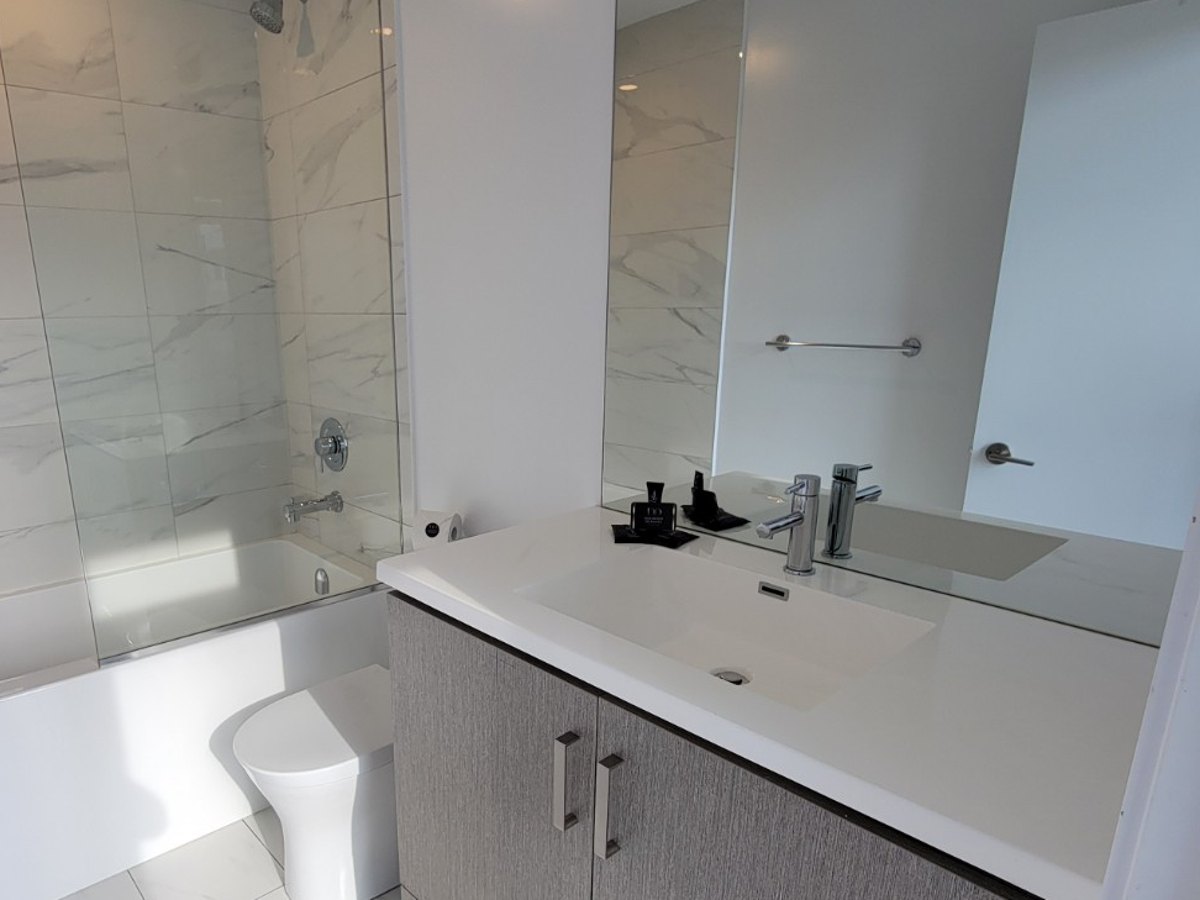 Diamond Dynasty residential sink-side presentation essentials